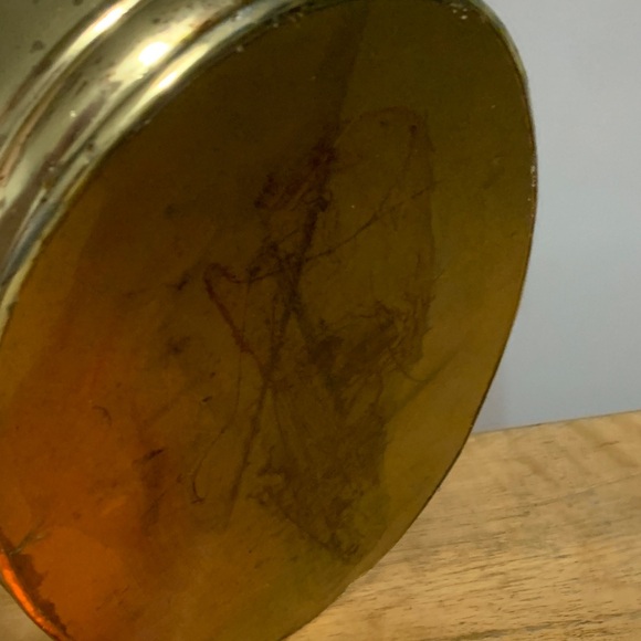 Elegant Gold Metal Magazine Rack - Picture 5 of 6